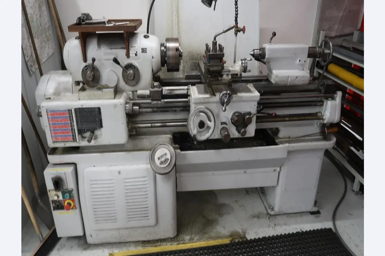 Peças sobressalentes e máquinas usadas da SKODA Auto, a.s.-1